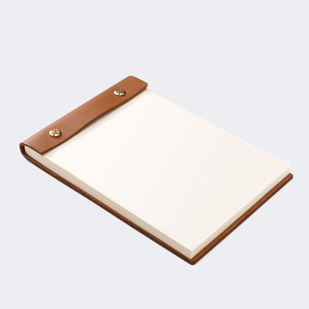 Roarcraft deri A6 bloknot, şık tasarımıyla günlük notlar için ideal bir aksesuar